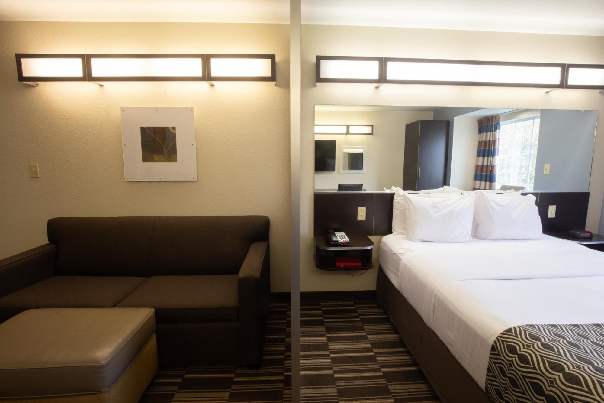Microtel & By Wyndham Hotel Waynesburg
